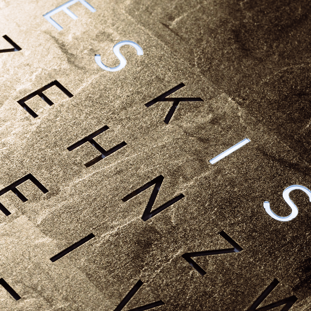 QLOCKTWO LG4GD QLOCKTWO EARTH 90 Creator's Edition Gold