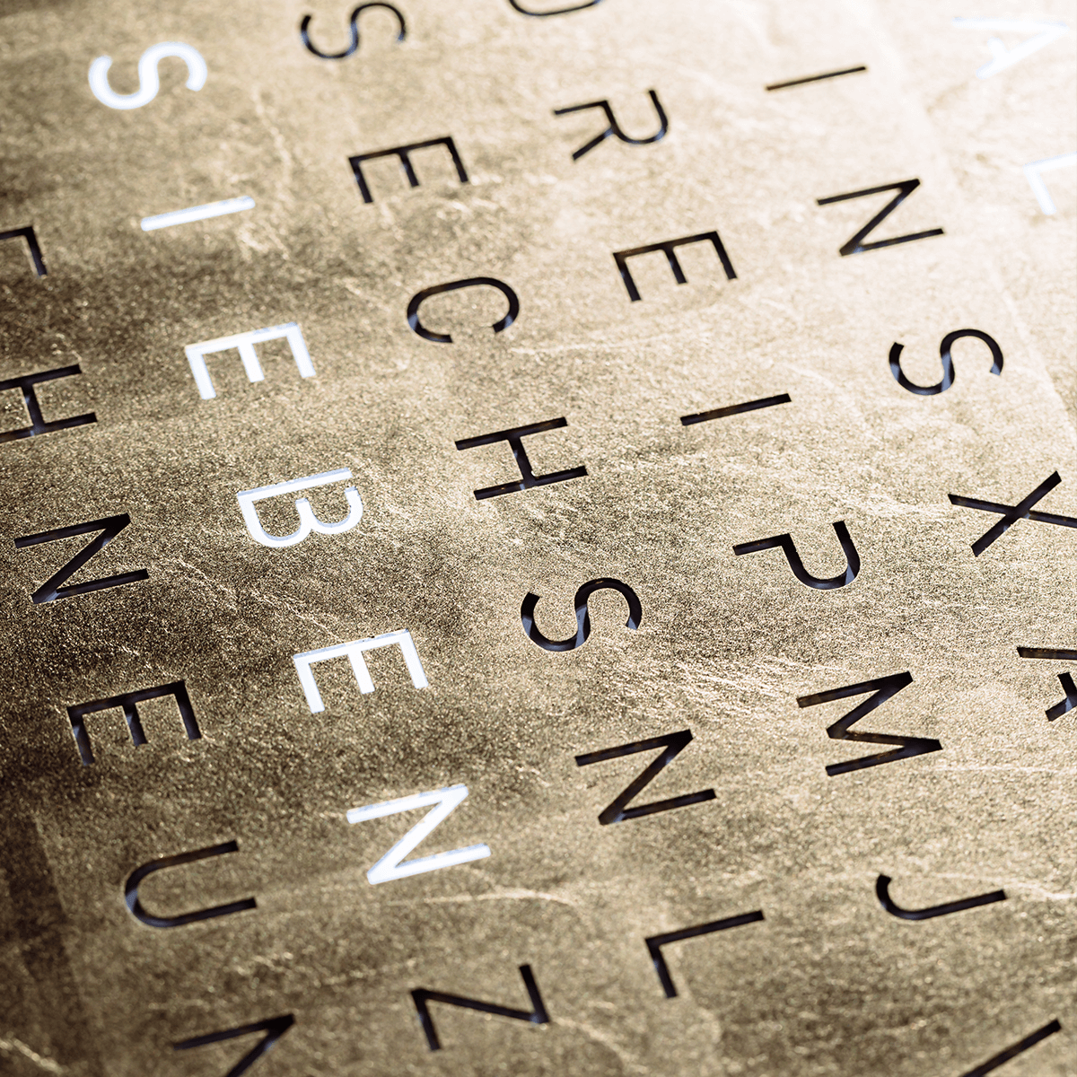 QLOCKTWO FCGD QLOCKTWO Earth 45 Frontcover Gold