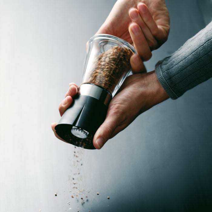 Rosendahl 15750 Grand Cru Grinder in Black/Steel