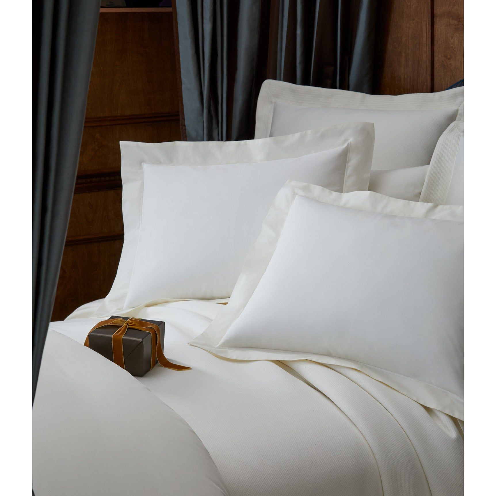 Peacock Alley BOU -3K IVR  Boutique Ivory