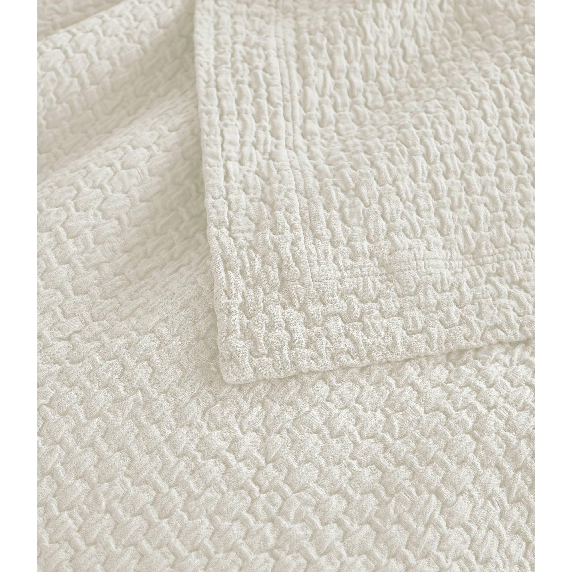 Peacock Alley JUL -4Q BRB  Juliet Blue