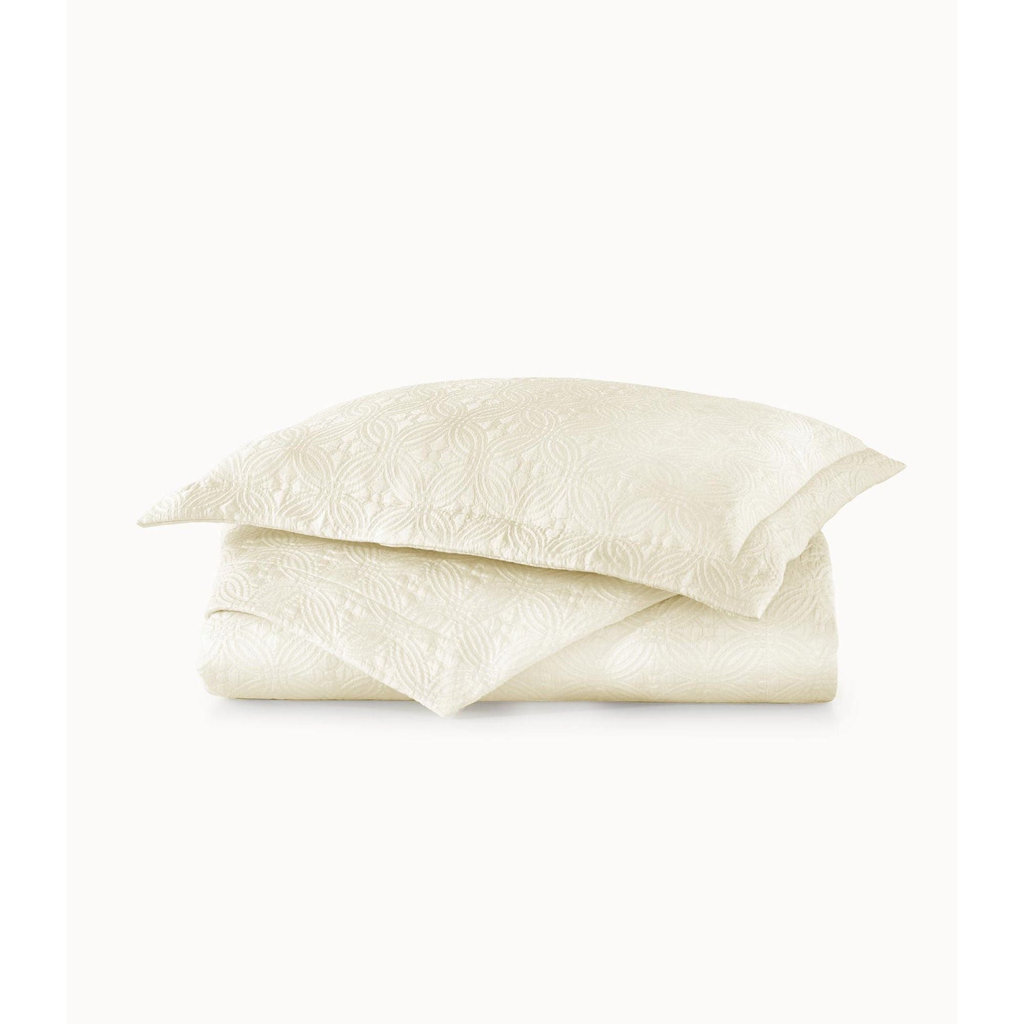 Peacock Alley LUC -4K WHT  Lucia Pearl